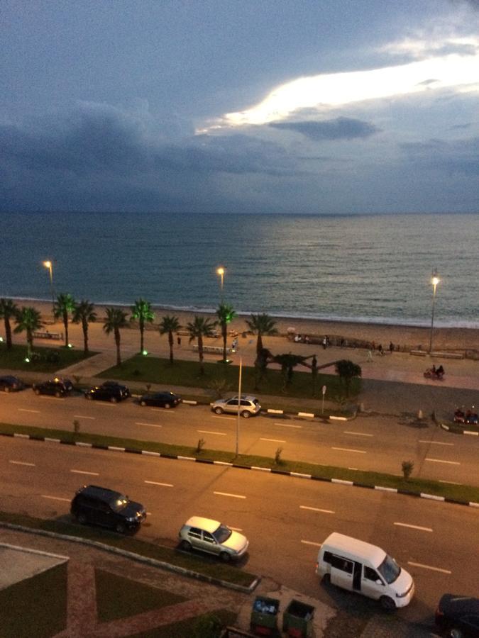 House On The Beach Батумі Екстер'єр фото