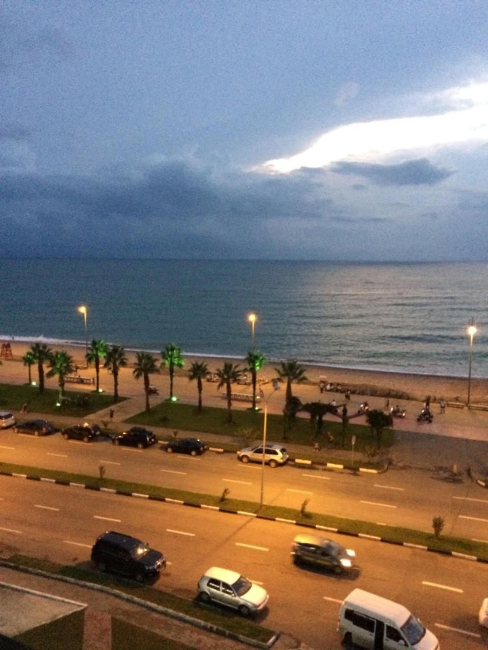 House On The Beach Батумі Екстер'єр фото